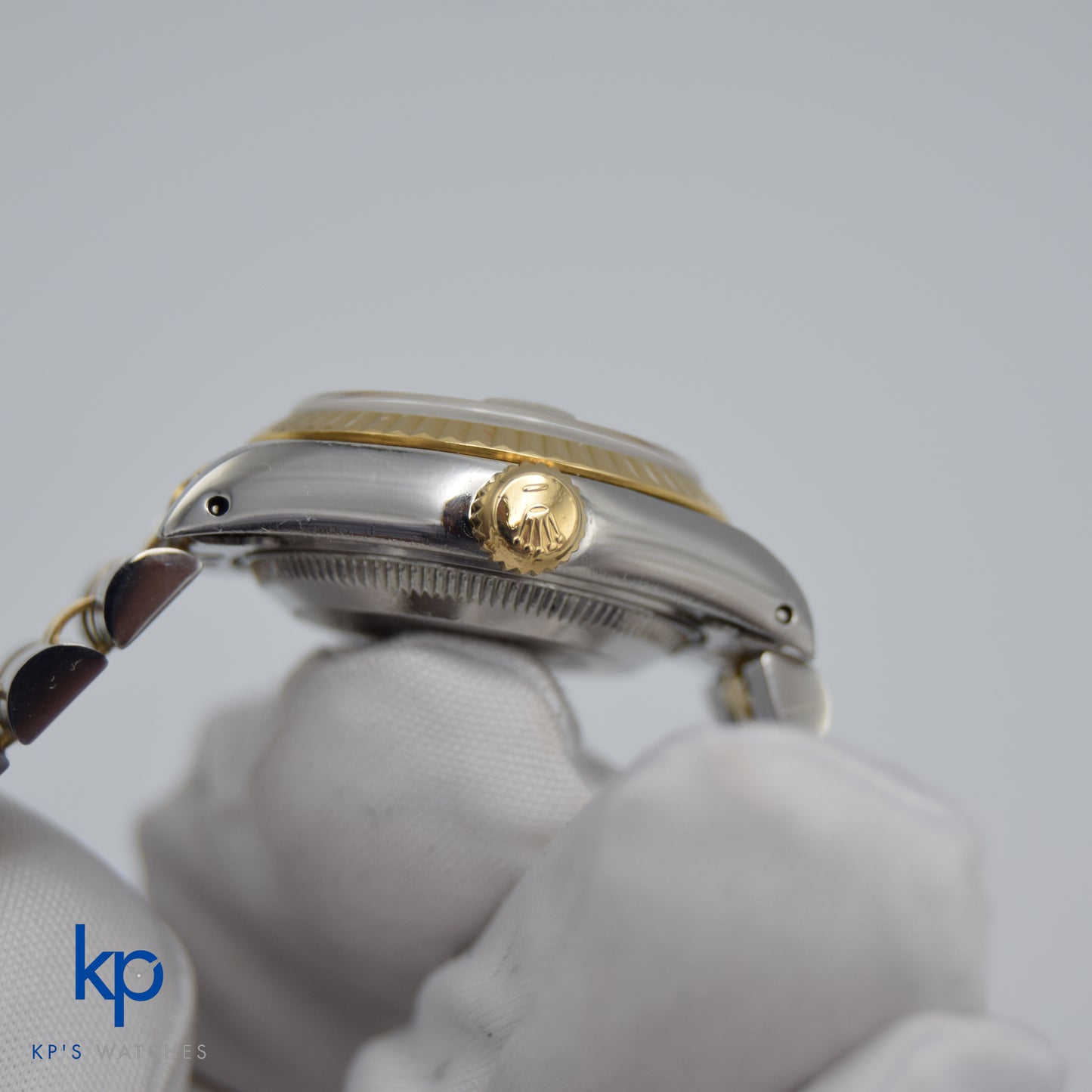 1992 Women's Rolex 69173G Champagne Diamond Dial Wristwatch