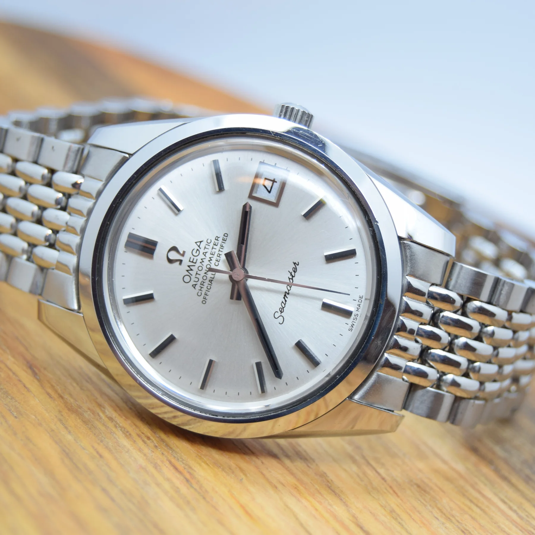 Omega chronometer cal 1011 — front view