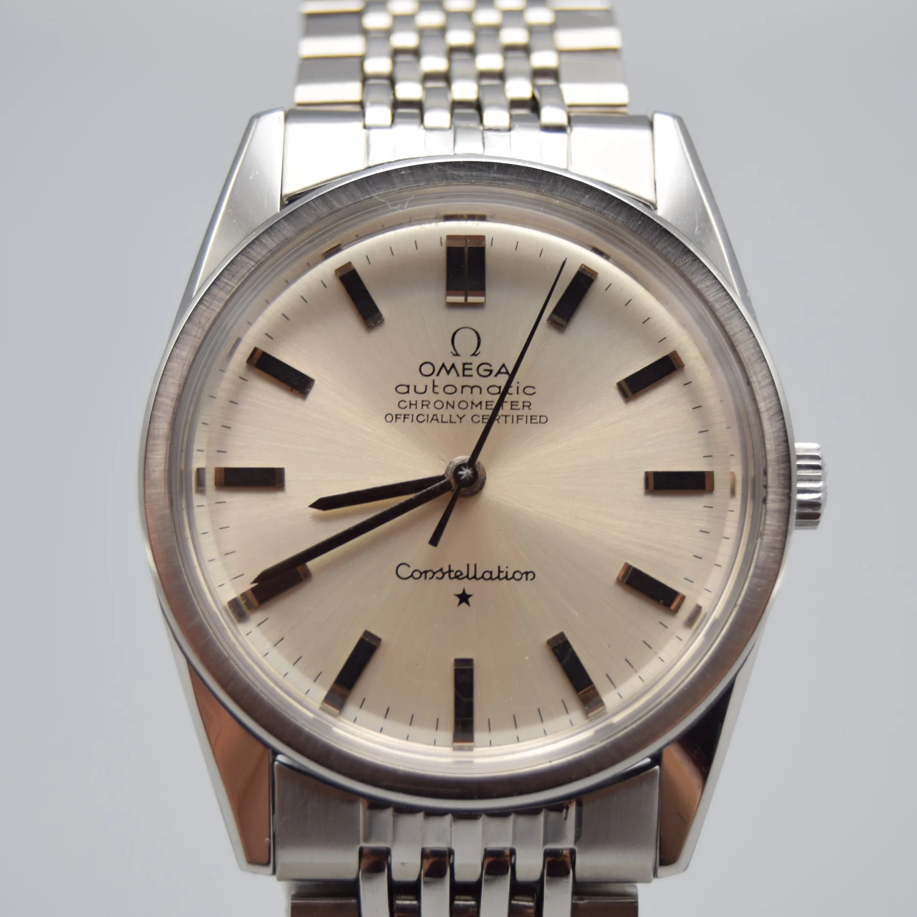 Omega Constellation 167.021 — front view