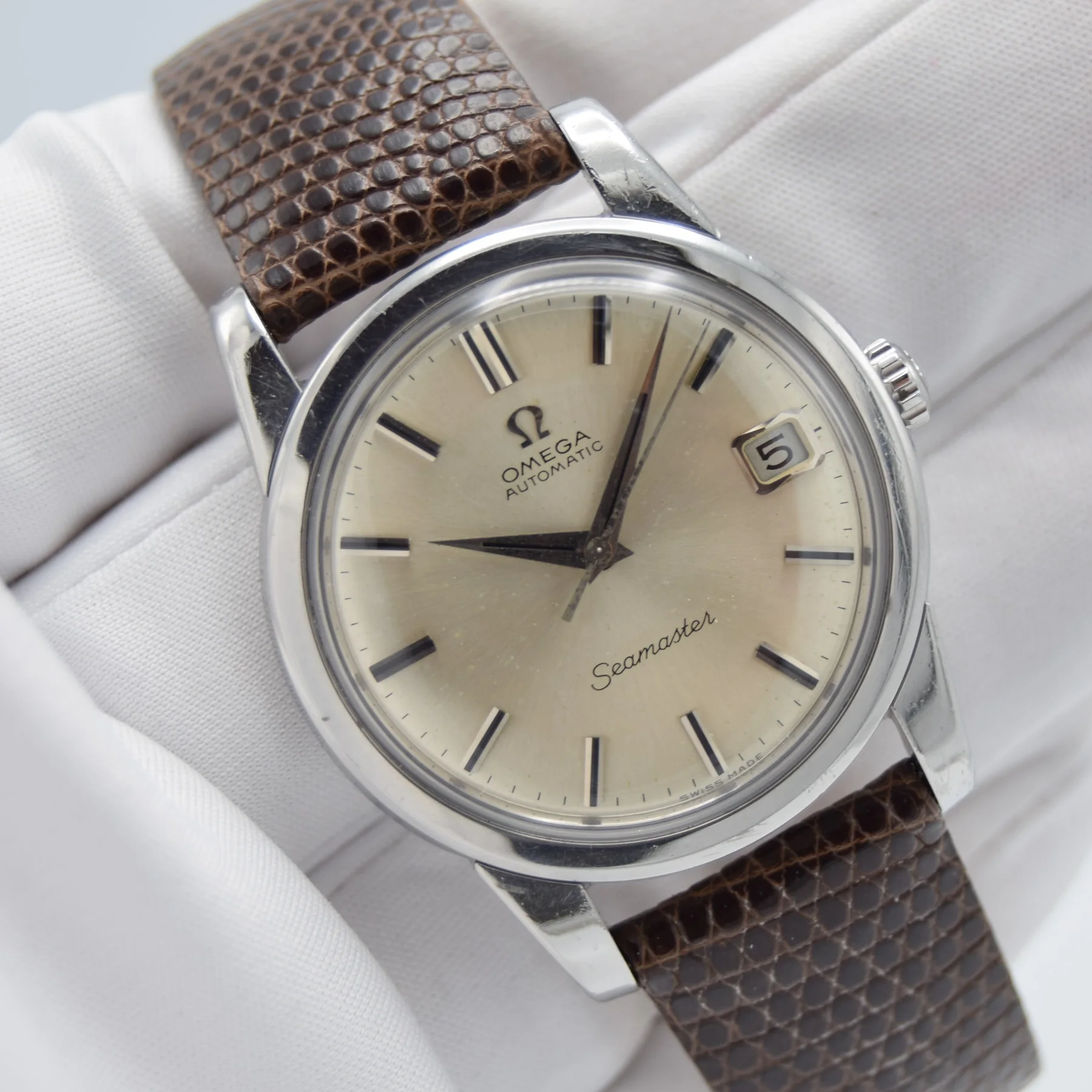 Omega Seamaster 166.009 — gallery view 3