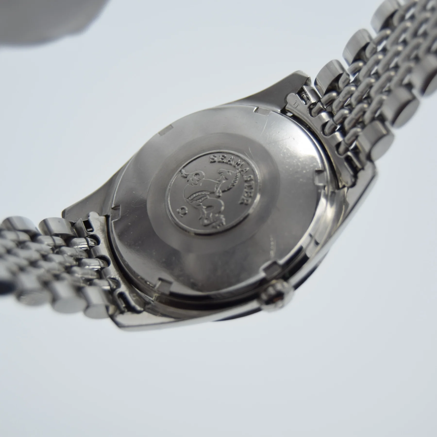 Omega Seamaster 166.010-67 Crosshair — gallery view 3