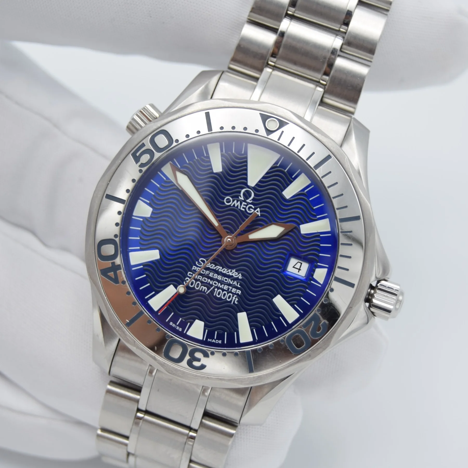 Omega Seamaster 300 M — gallery view 2