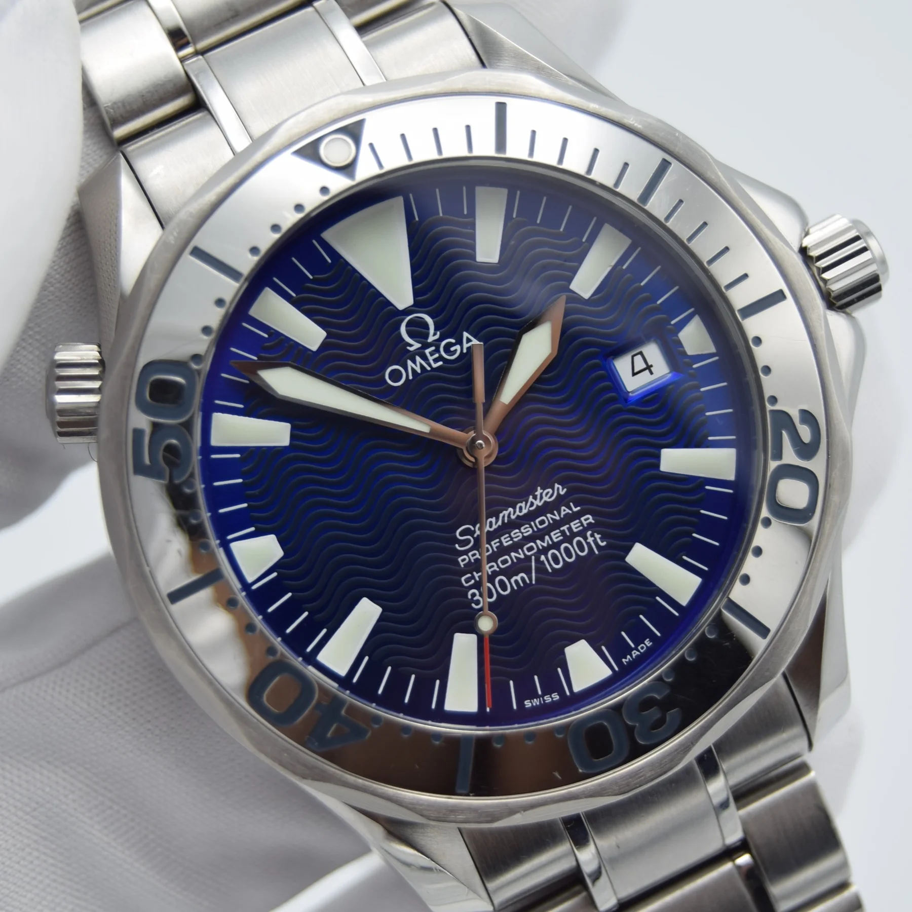 Omega Seamaster 300 M — gallery view 3