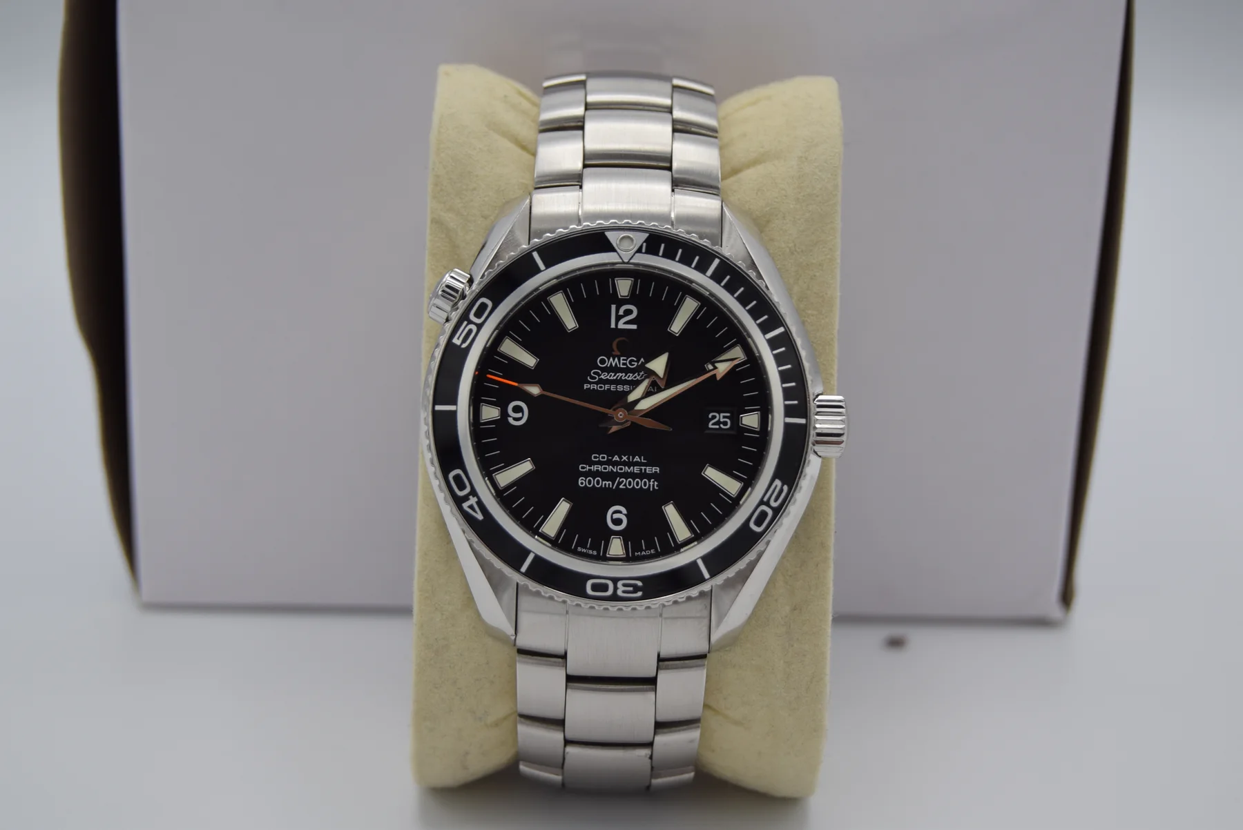 Omega Seamaster Planet Oean — gallery view 3