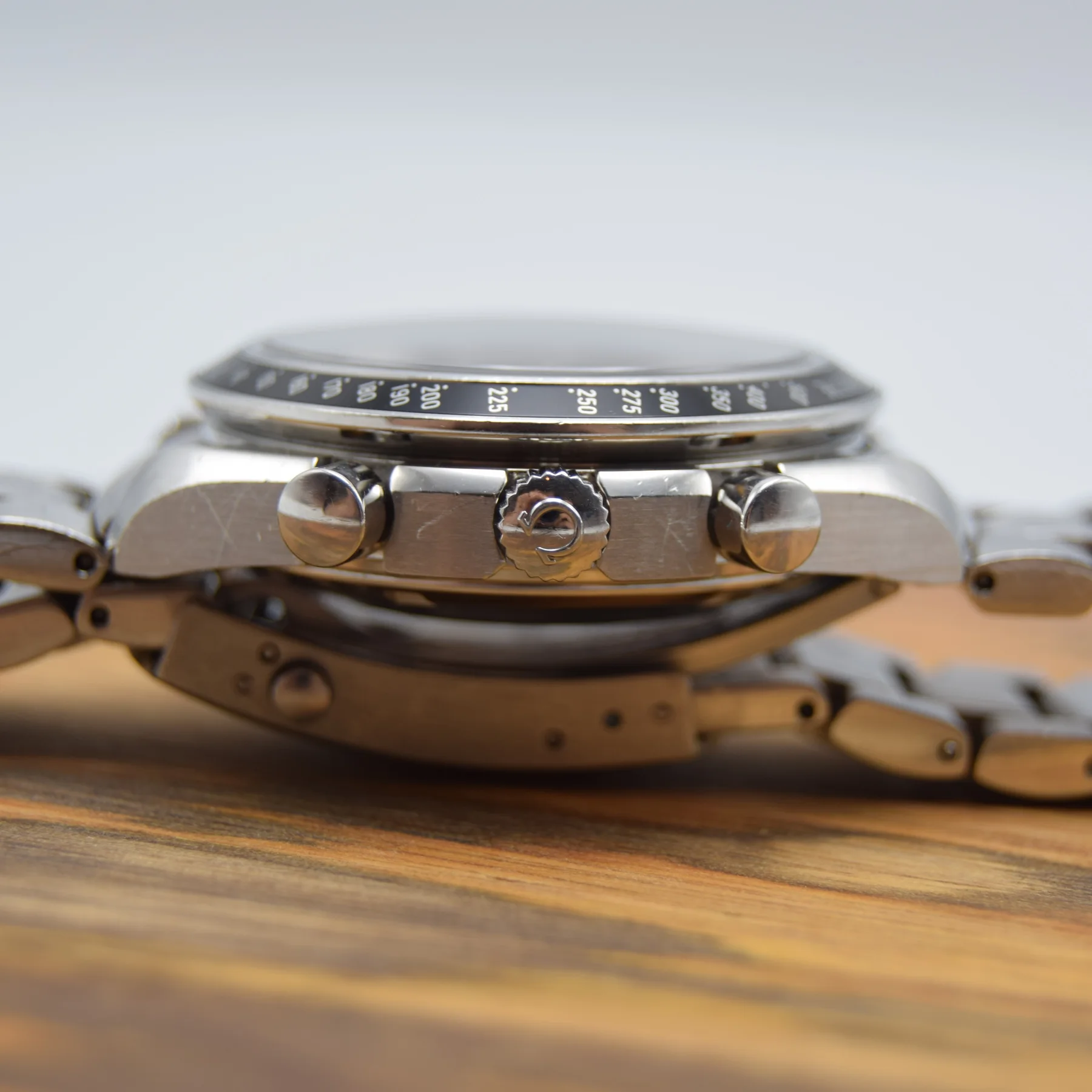 Omega Speedmaster 3210.50 — gallery view 3