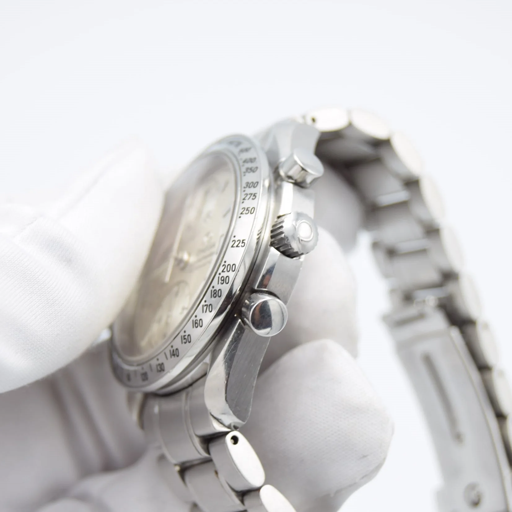 Omega Speedmaster 3513.30 — gallery view 3