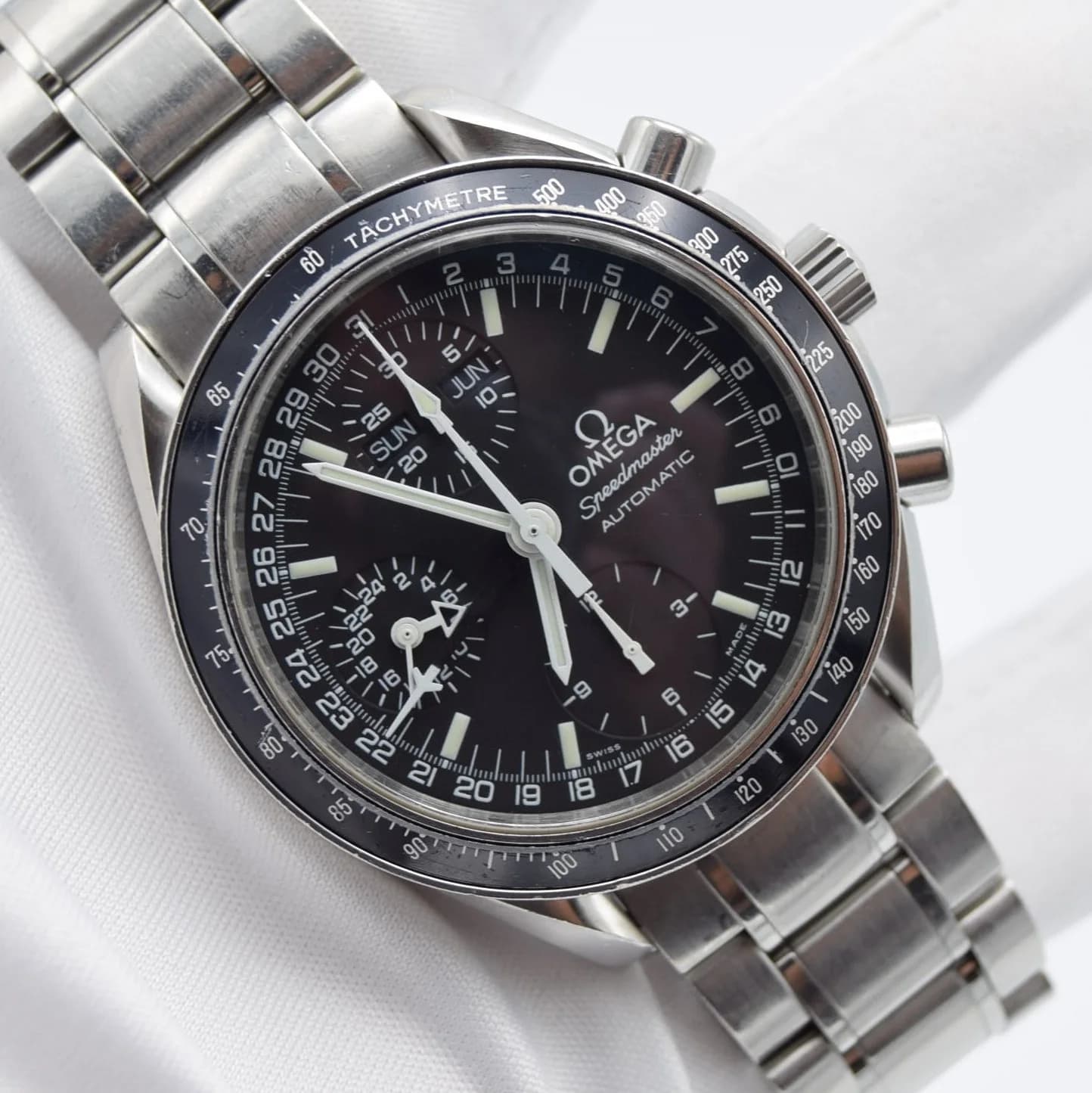 Omega speedmaster mk 40 — front view