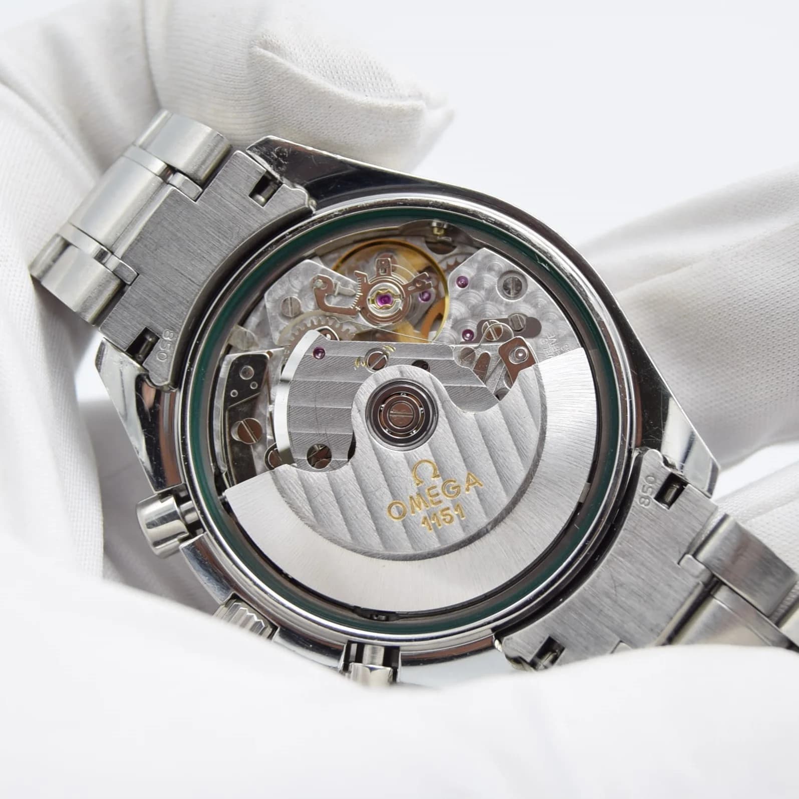 Omega speedmaster mk 40 — gallery view 3