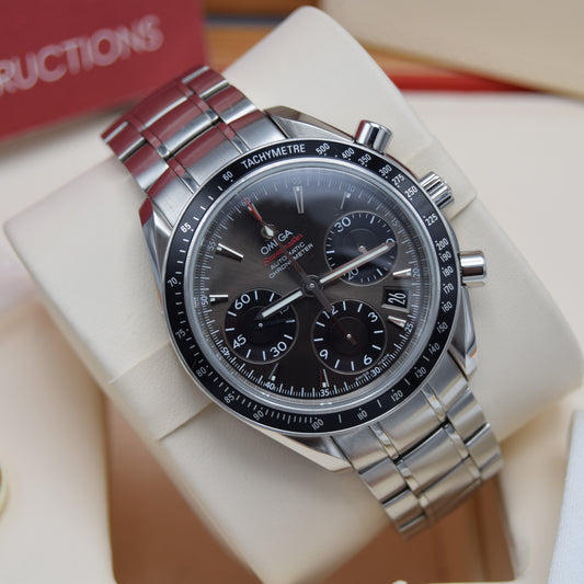 2018 Omega 40 mm Speedmaster Date Chronometer Full Set
